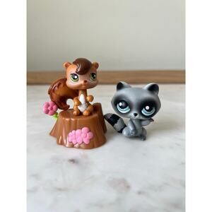 Littlest Pet Shop Chipmunk #195 Green Eyes Racoon #196 Blue Eyes 2006 Complete